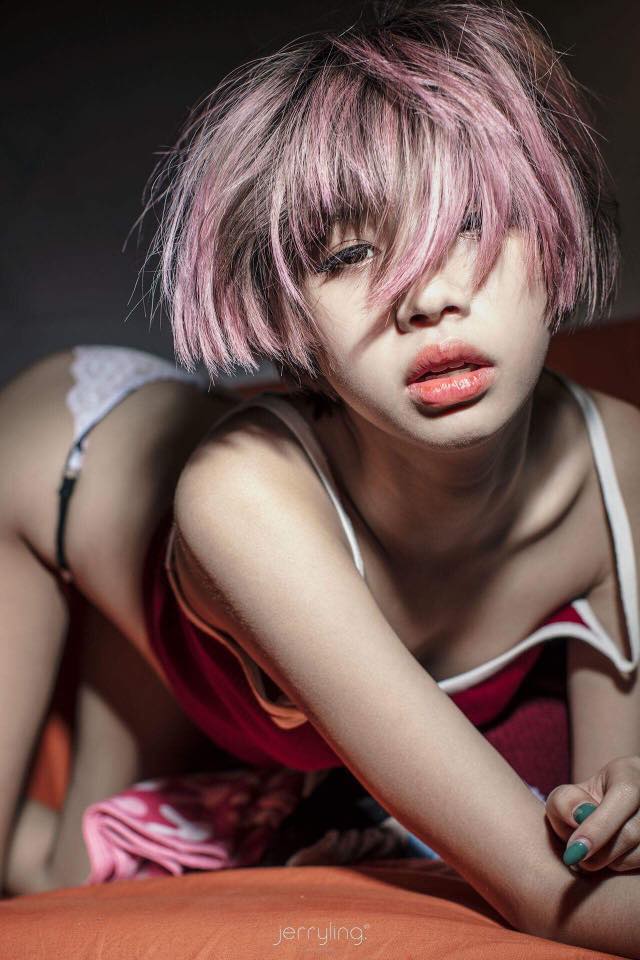 這根本是在犯罪！「甜軟爆乳小隻馬」化身兔女郎魅惑你的視神經！
