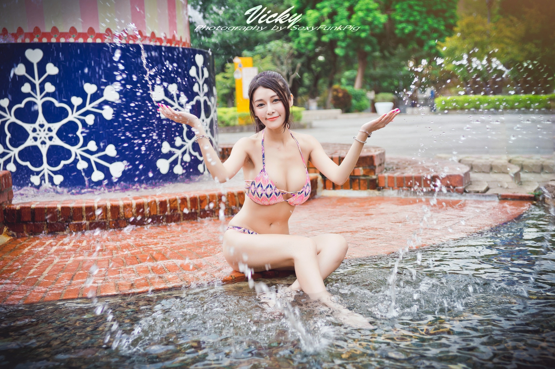 抓住夏天的尾巴！全糖女孩「安希」爆乳戲水，最邪惡的戀愛氛圍！