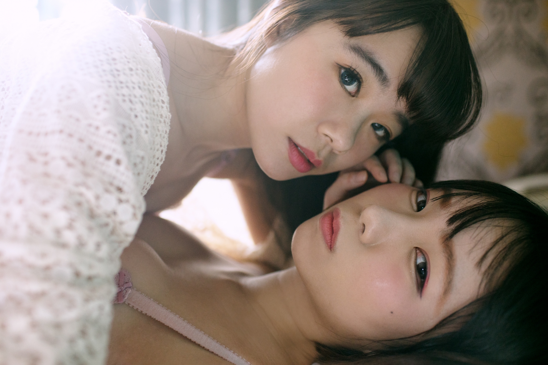 最強「慾女聯合」！「攝影師CK」鏡下最狂野、最色氣的M系少女雙重奏！