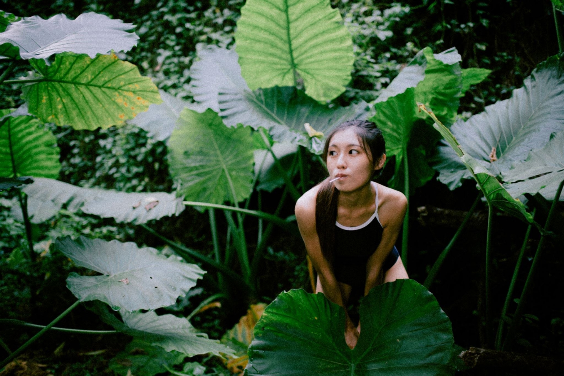 人生就是不停戀愛！「陽光系小護士」性感胴體與甜美微笑，讓人一秒戀愛！