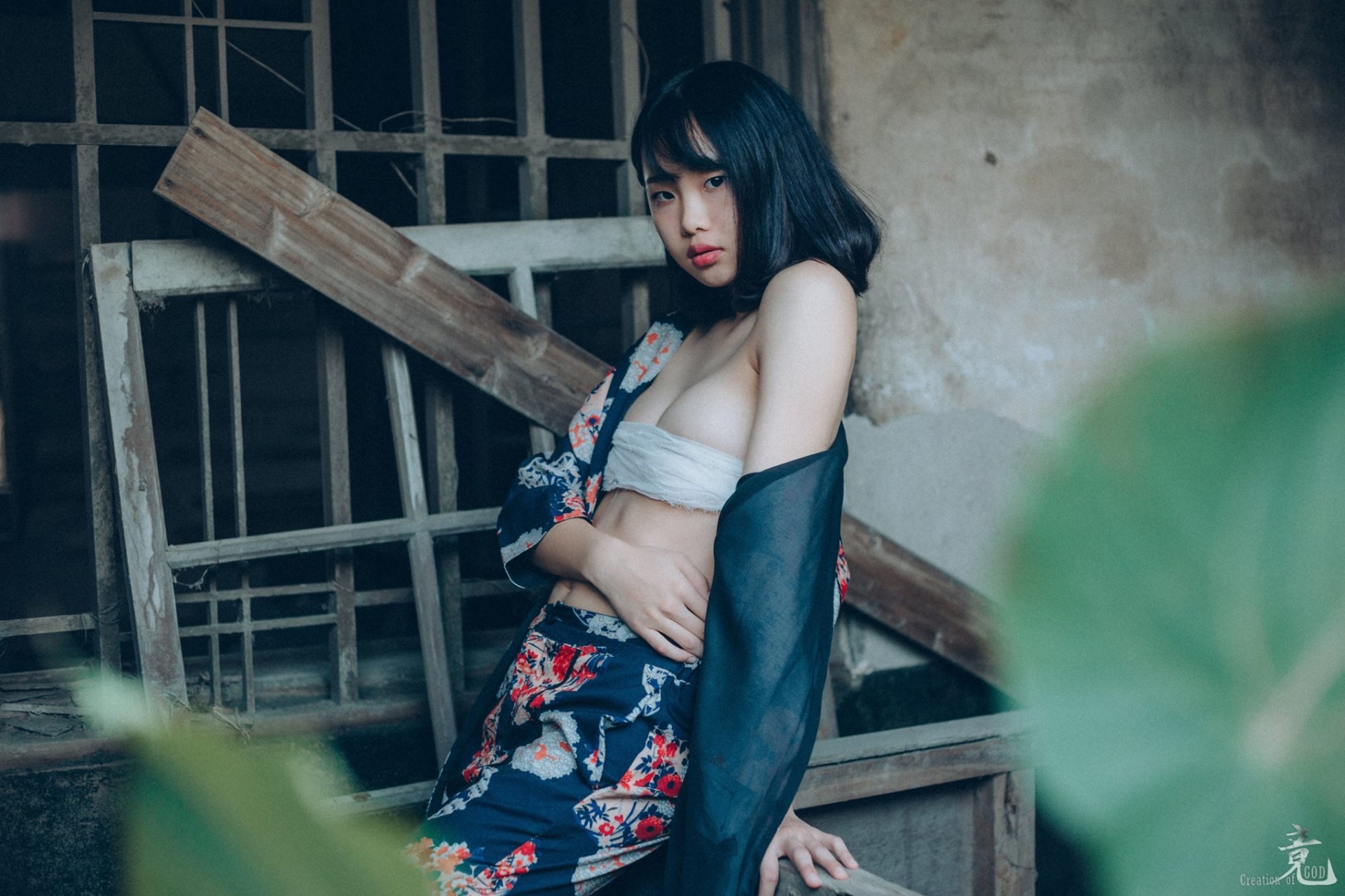 緊縛的「日系學生妹」！性感美乳身材配上禁忌的絕對領域，最誘人軟萌妹！
