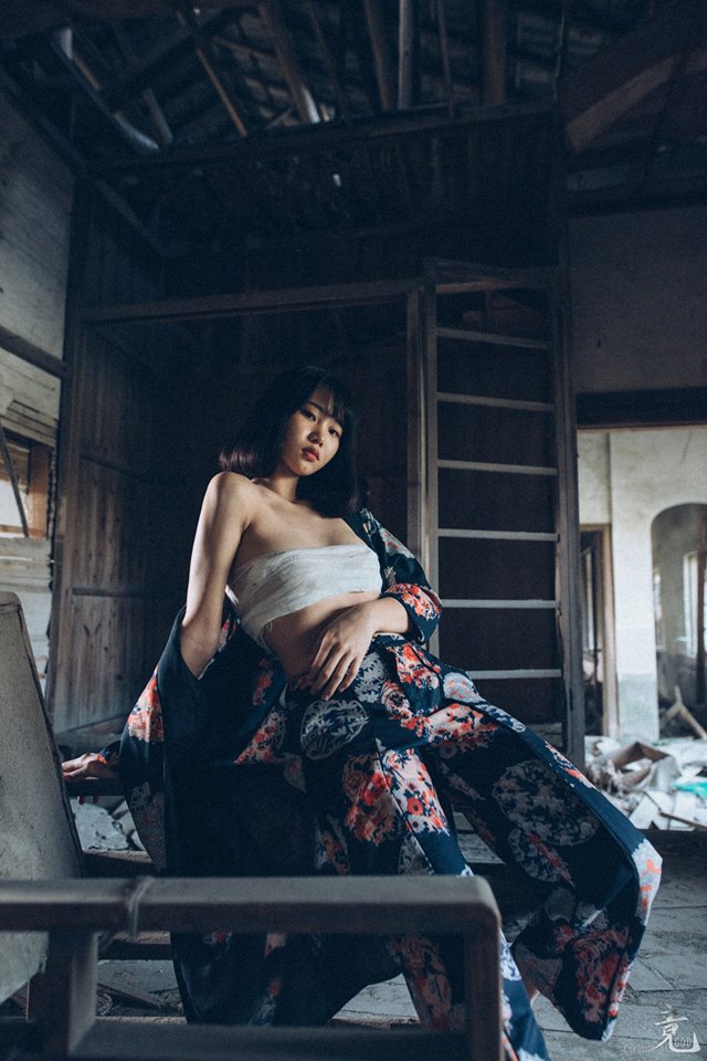 緊縛的「日系學生妹」！性感美乳身材配上禁忌的絕對領域，最誘人軟萌妹！
