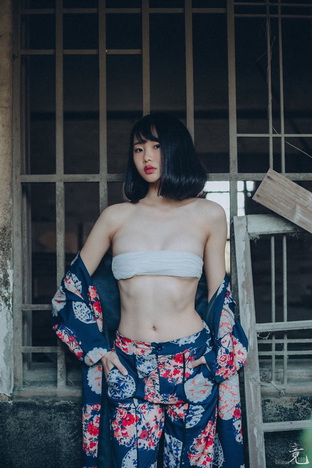 緊縛的「日系學生妹」！性感美乳身材配上禁忌的絕對領域，最誘人軟萌妹！
