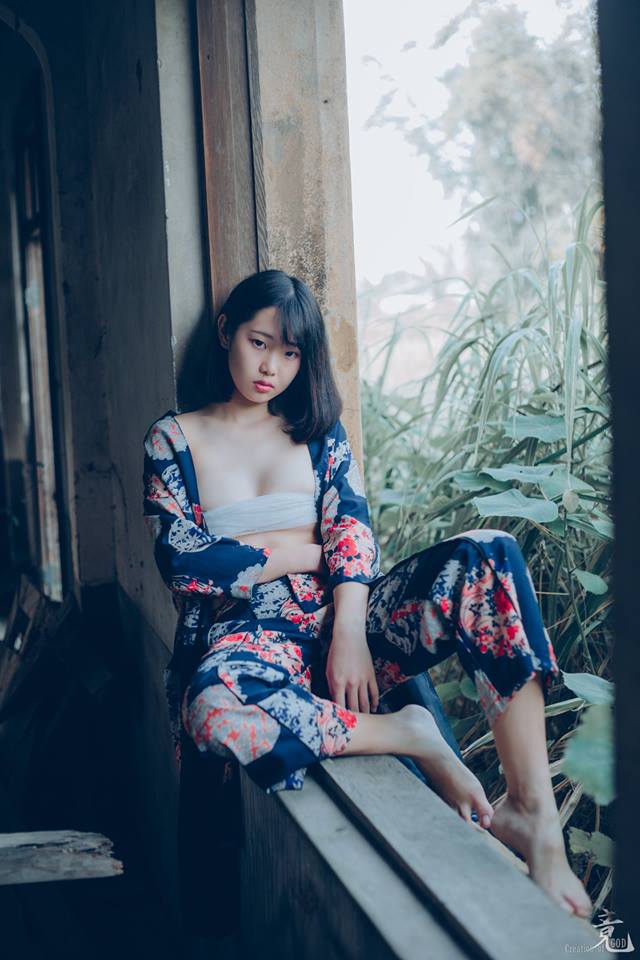 緊縛的「日系學生妹」！性感美乳身材配上禁忌的絕對領域，最誘人軟萌妹！