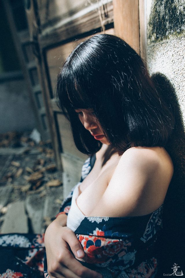 緊縛的「日系學生妹」！性感美乳身材配上禁忌的絕對領域，最誘人軟萌妹！