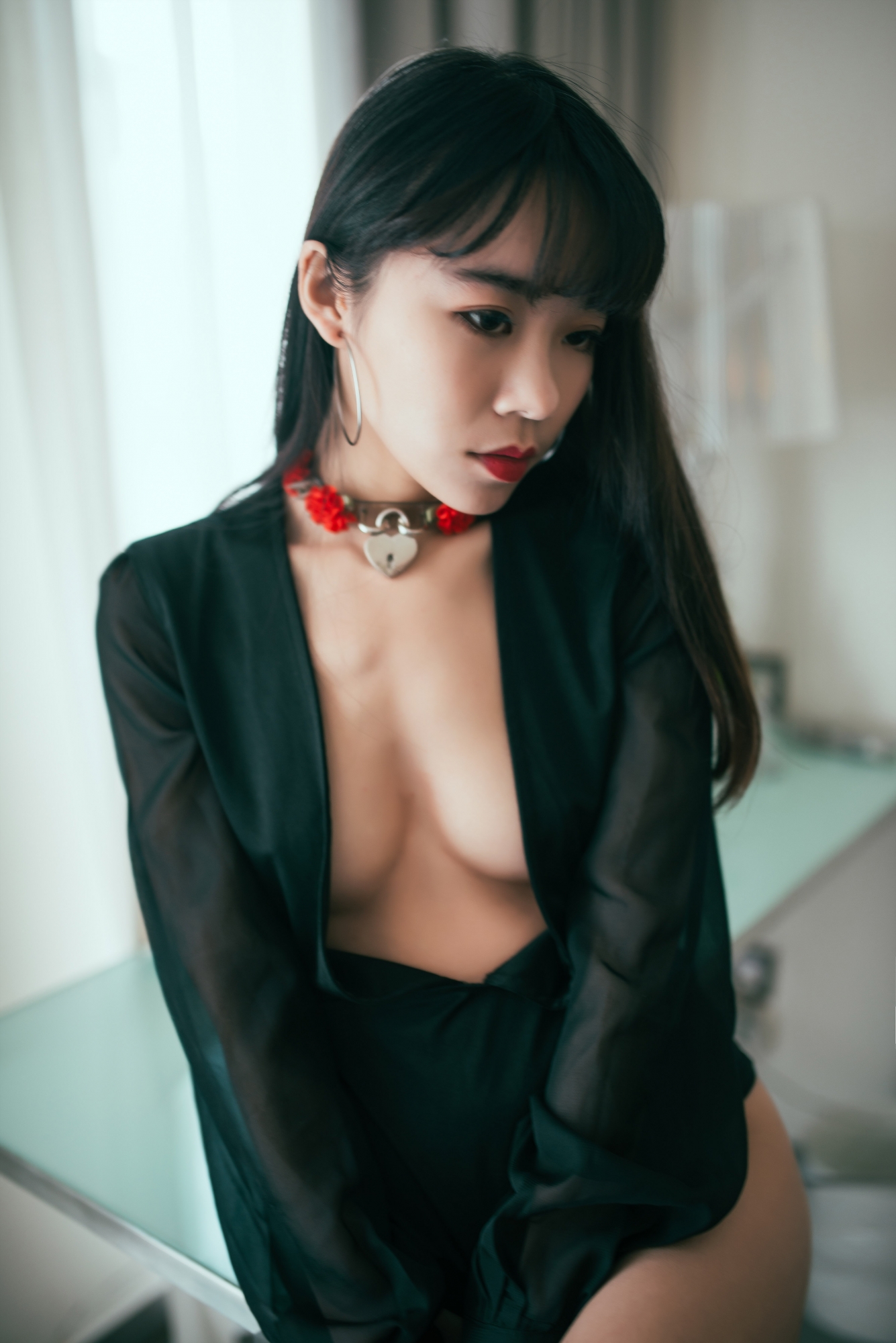 「日系正妹」最狂尺度寫真！絲毫沒有遮掩的性感胴體，火辣的視覺挑逗！