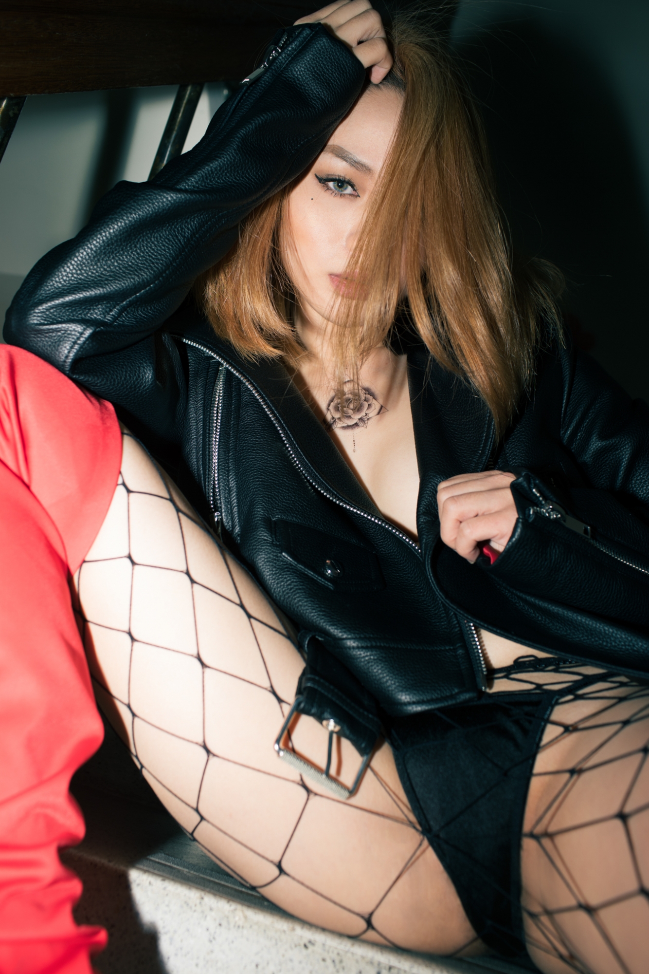 性感潮流風格！硬派「性感女帝」唐老大與攝影師CK的火辣女體寫真！