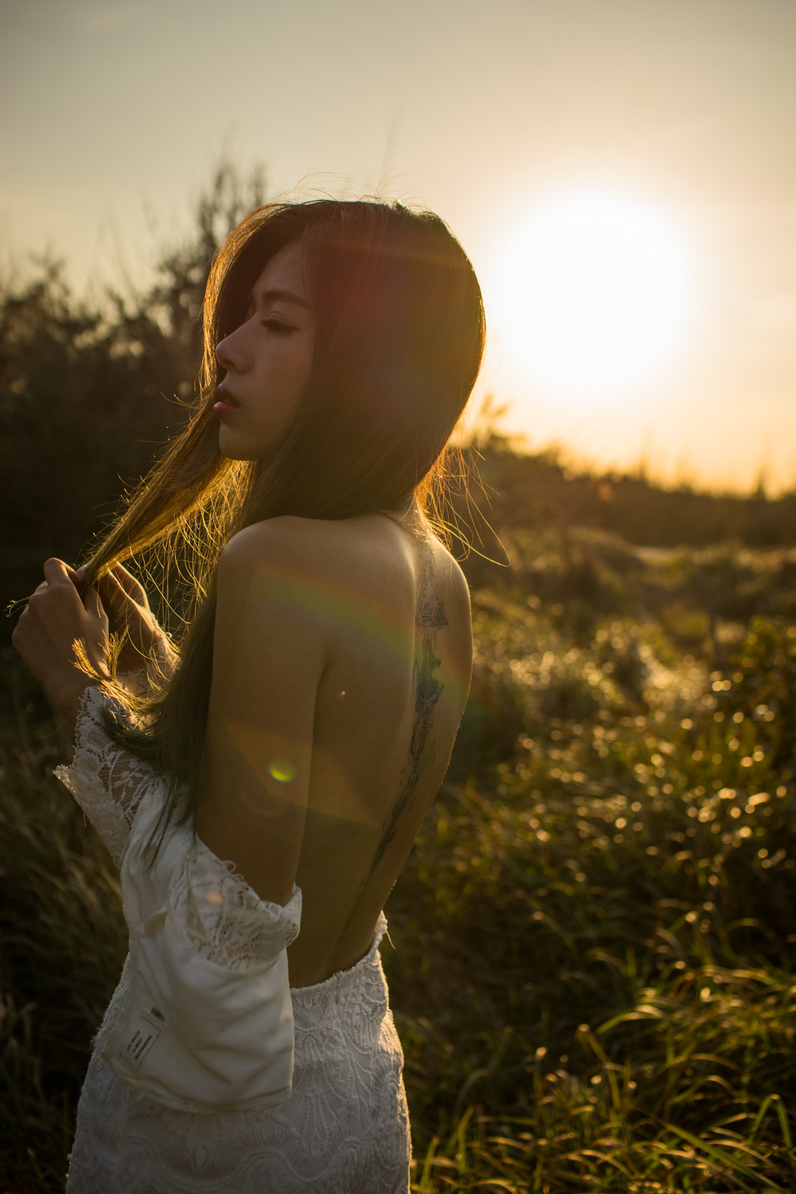 自然與「女體曲線」交融的藝術！攝影師CK鏡下隨著森林跳舞的唯美情慾流動！