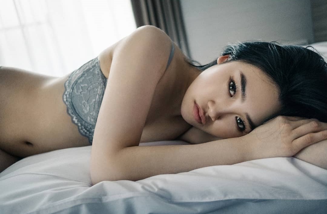 「惹火女體」的情慾菲林！韓國攝影師鏡下的溫柔挑逗，最性感女體大全！