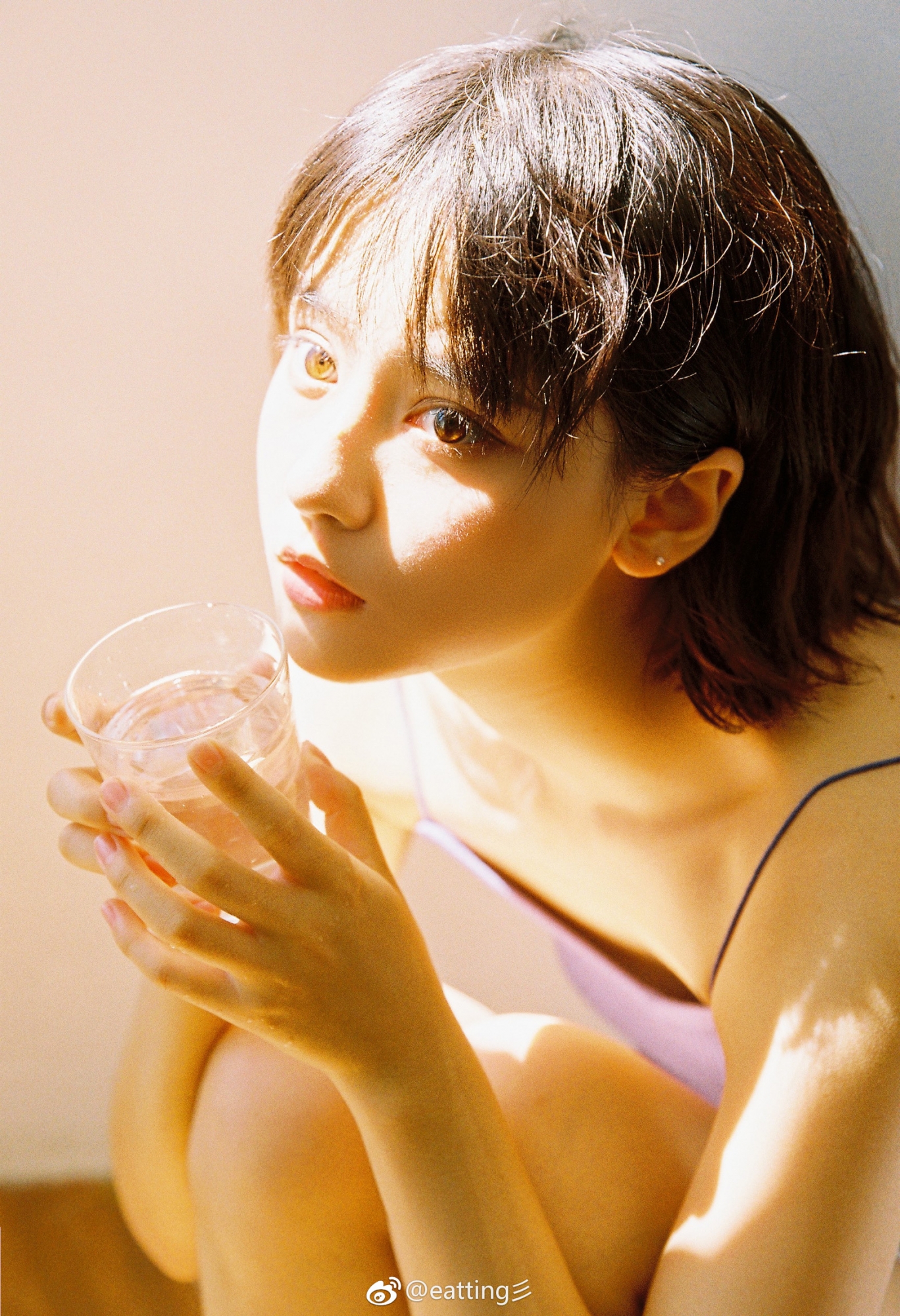 就是要顏值先決！夏天就是要看清涼的「少女寫真」，甜美畫面絕對消暑！
