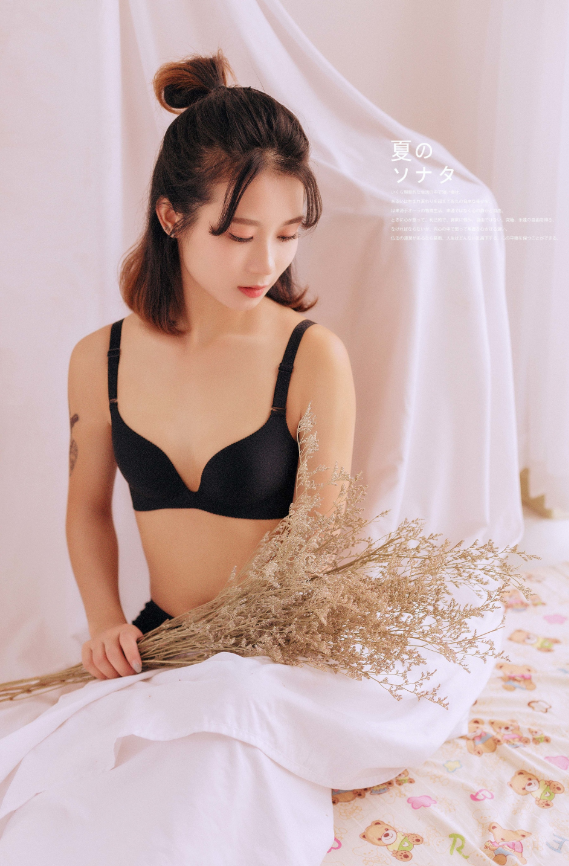 女孩最性感的瞬間！「青春少女」清新自然的小性感，這就是清純啊！