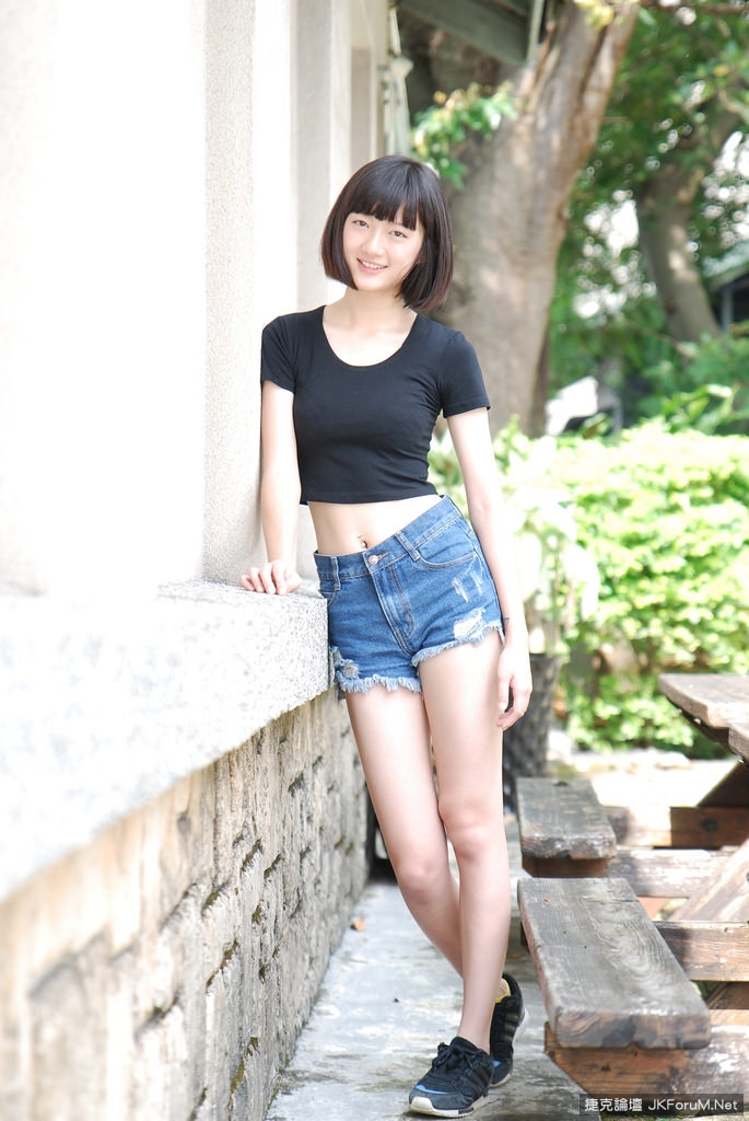 [網路收集] 台灣校園陽光美女  瑾開 - 貼圖 - 絲襪美腿 -