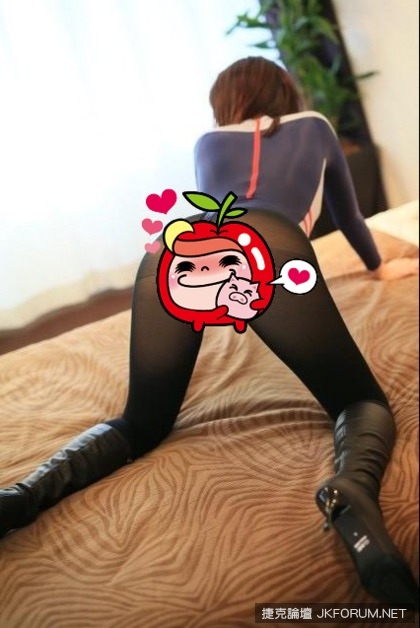 好多美腿照！　正妹瘋響應「黑褲襪之日」