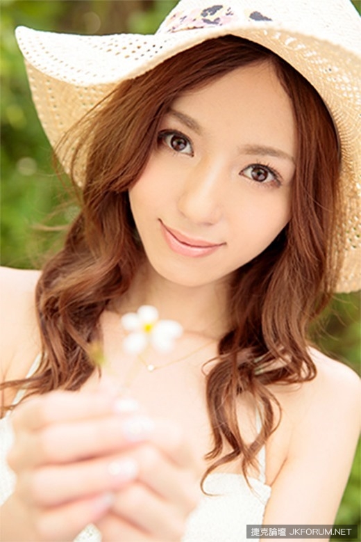 kishi_aino_4396-002s.jpg