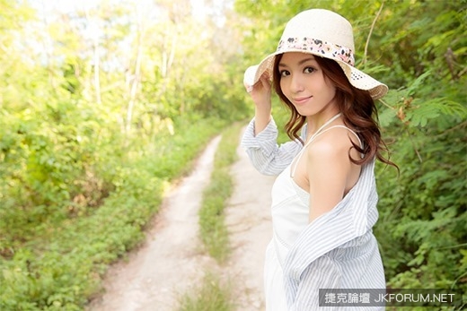 kishi_aino_4396-003s.jpg