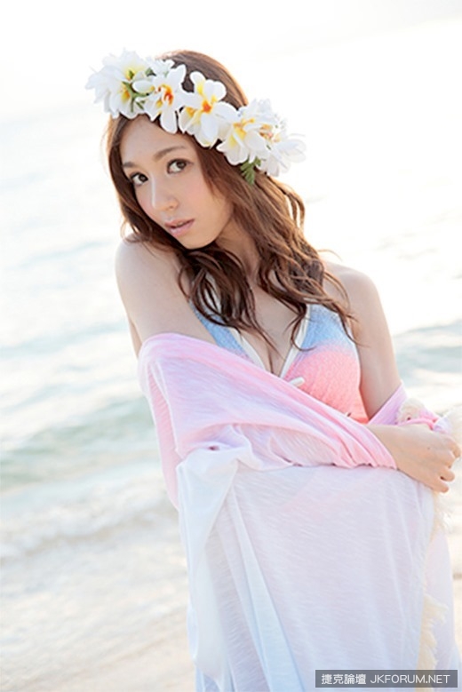 kishi_aino_4396-005s.jpg