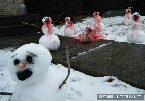 『驚悚雪人』在路上看到這樣的雪人還是快跑吧(?!)