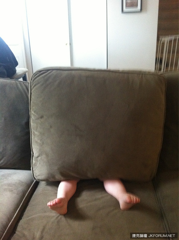 funny-kids-playing-hide-and-seek-44__605.jpg