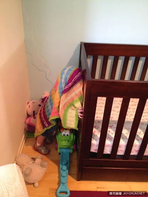 funny-kids-playing-hide-and-seek-45__605.jpg