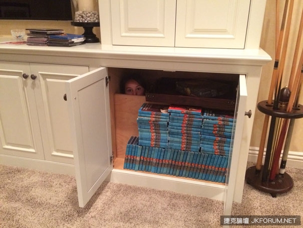 funny-kids-playing-hide-and-seek-221__605.jpg