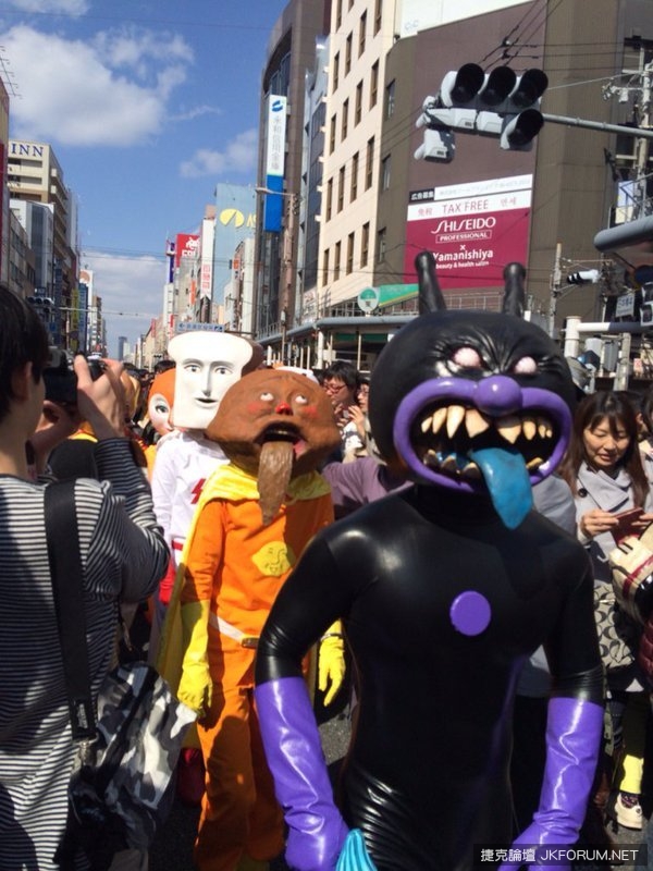 童年崩壞！日本街頭出現超恐怖「麵包超人」Cosplay！