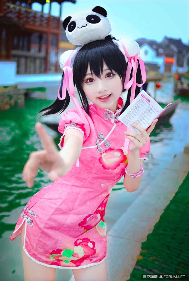 上海美少女COSER-小柔SeeU，引發日本網民高度關注