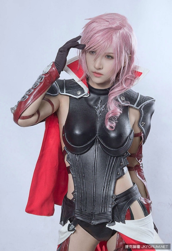 是遊戲畫面還是真人？美到讓人分不清楚的FFXIII 雷霆COSPLAY