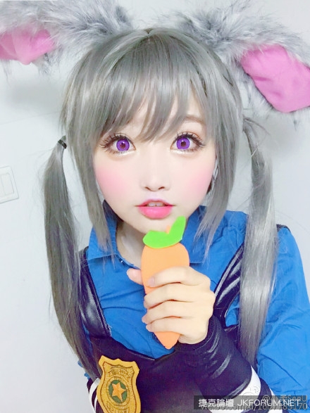 上海美少女COSER-小柔SeeU，引發日本網民高度關注