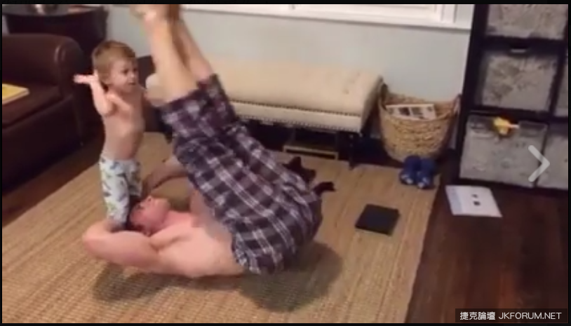 全家一起來健身！超萌小正太運動細胞超好