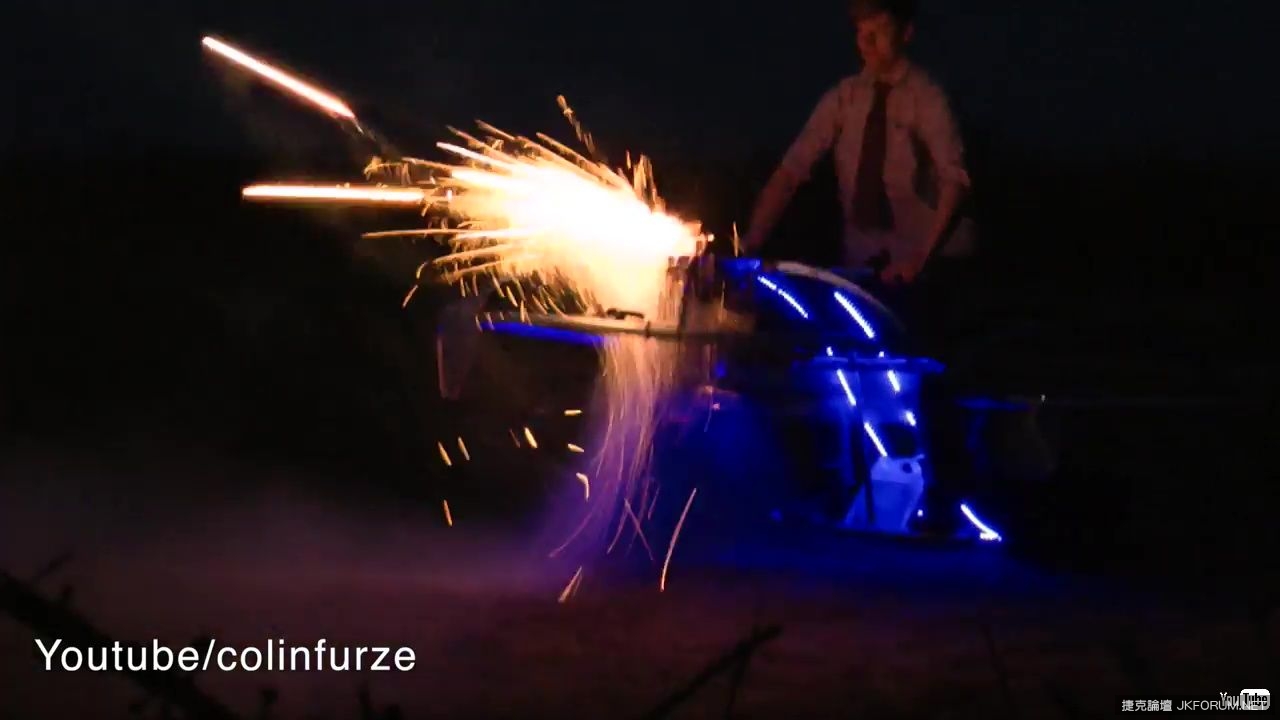 男人的浪漫！Youtuber發明家自製飛行腳踏車Hoverbike！