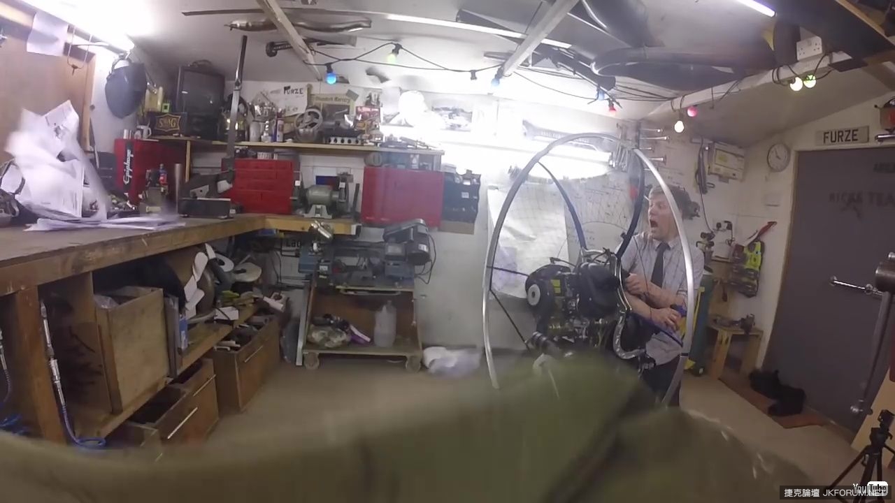 男人的浪漫！Youtuber發明家自製飛行腳踏車Hoverbike！