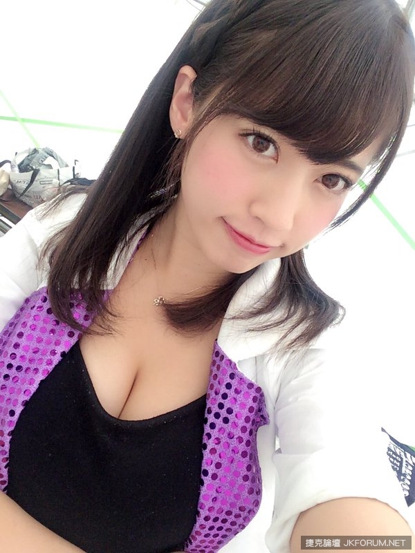 5月2日『谷間之日』！來看櫻花妹大膽秀出『事業線』！