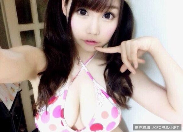 5月2日『谷間之日』！來看櫻花妹大膽秀出『事業線』！