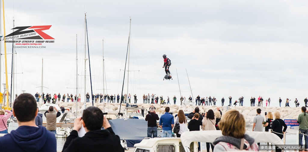 飛行的夢想不是夢！法國「Flyboard Air」讓你單人飛上天！