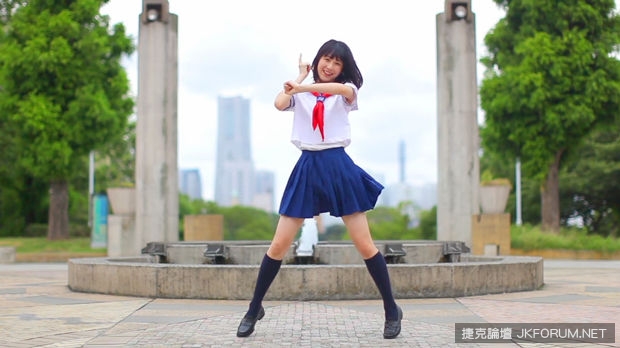 好可愛～爆紅水手服少女代言跳舞　短裙飄逸程度太讓人羞惹