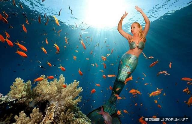 美女子熱愛水族館表演　改名「美人魚」