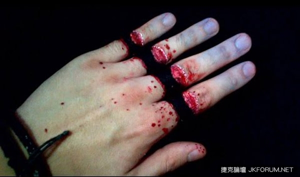 「我在手掌上開了個洞！」正驚訝這是什麼巫術，原來是神手3D繪圖～