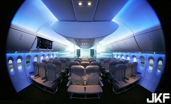空姐在飛機上怎麼休息？飛機職員休息室大揭密