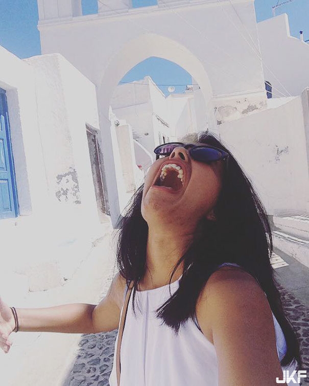 蜜月旅行老公不能來&#8230;落單人妻搞笑自拍一夕爆紅！