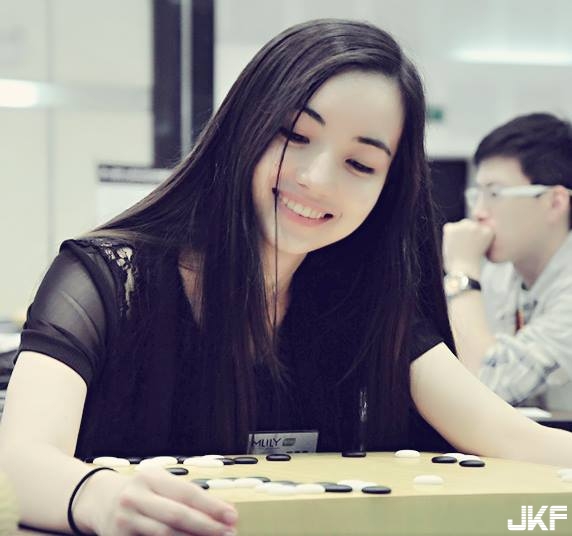 22歲超美台灣第一女棋手　混血臉蛋讓人好戀愛