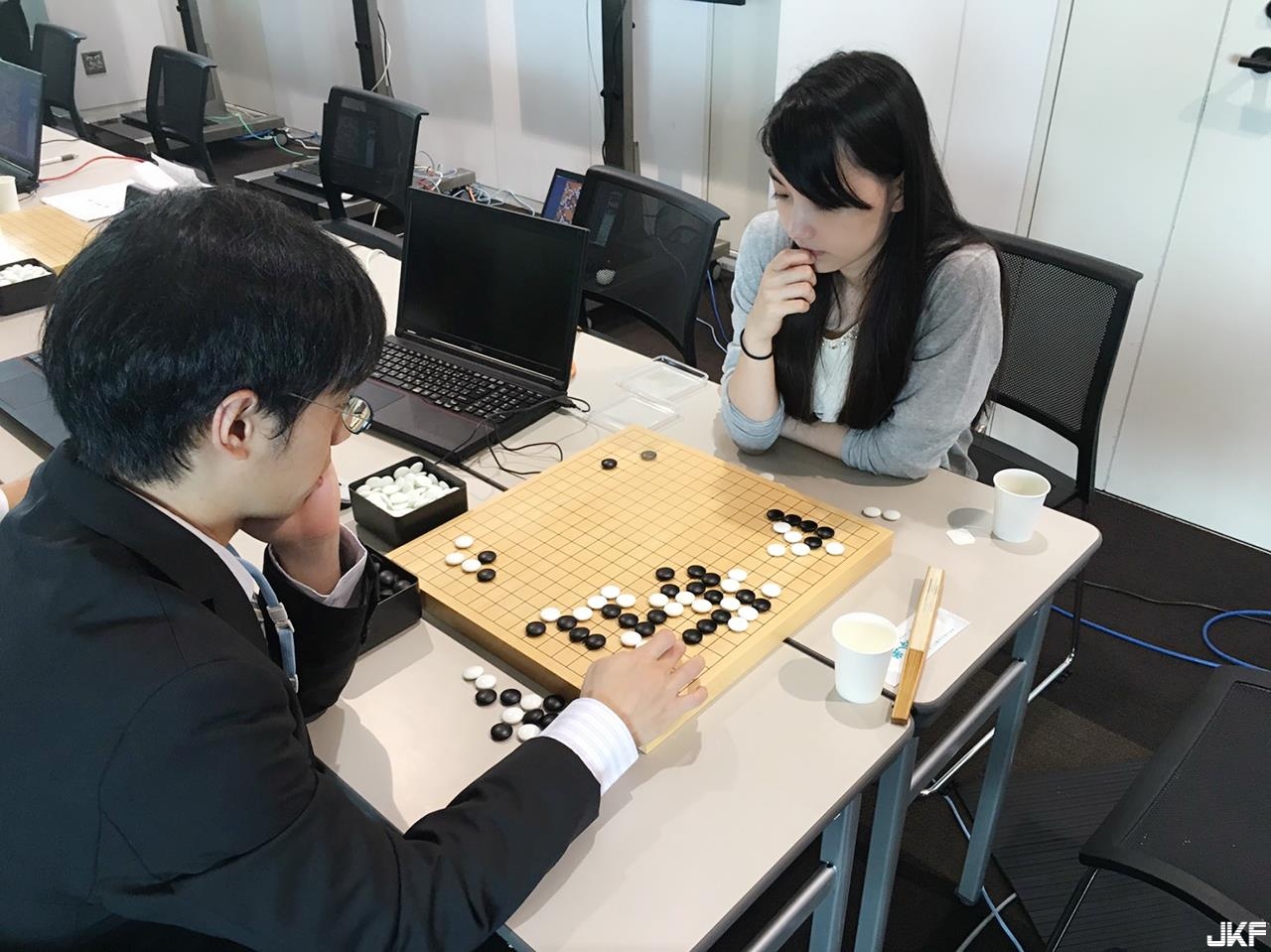 22歲超美台灣第一女棋手　混血臉蛋讓人好戀愛