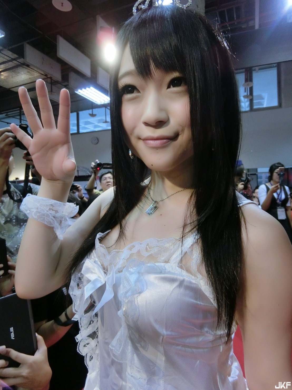 【JKF X 2016 Adult Expo】南梨央奈直接脫下原味內褲送給粉絲