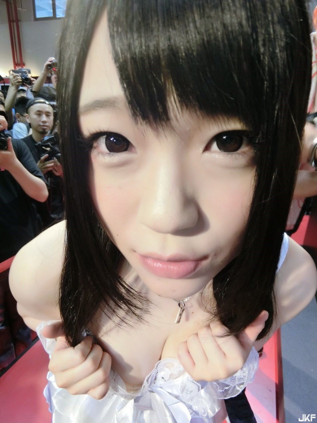 【JKF X 2016 Adult Expo】南梨央奈直接脫下原味內褲送給粉絲