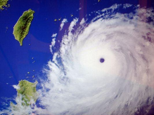颱風天最不樂見的 5 大衰事&#8230;放半天意義何在？！