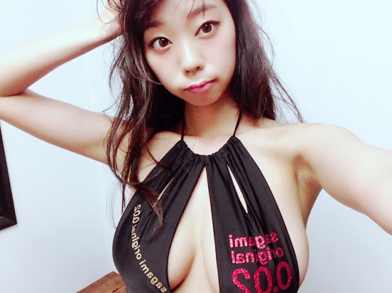日本Sexy社團！火辣辣的寫真女星自拍社