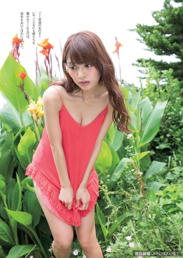 翹臀女優。內田理央 又有新作！！誘惑的水著讓人想貼近…