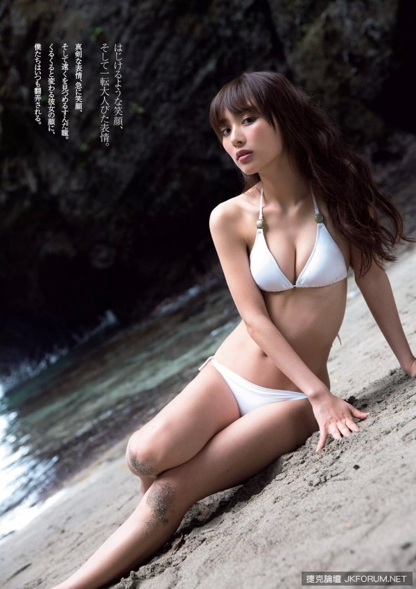 翹臀女優。內田理央 又有新作！！誘惑的水著讓人想貼近…