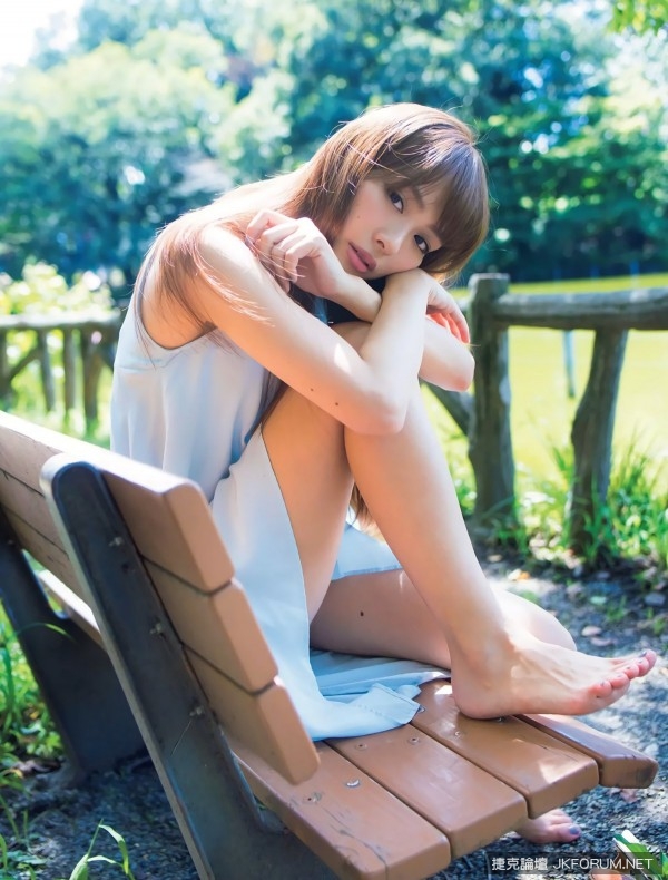 翹臀女優。內田理央 又有新作！！誘惑的水著讓人想貼近…