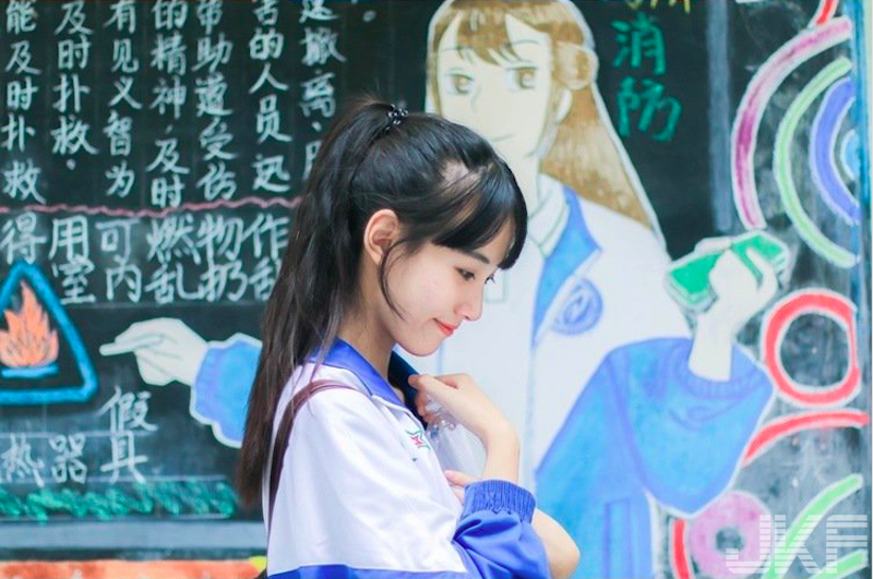 15歲女孩身高「超過173公分」顏值融化眾人！男網友：這輩子沒看過那麼漂亮的&#8230;
