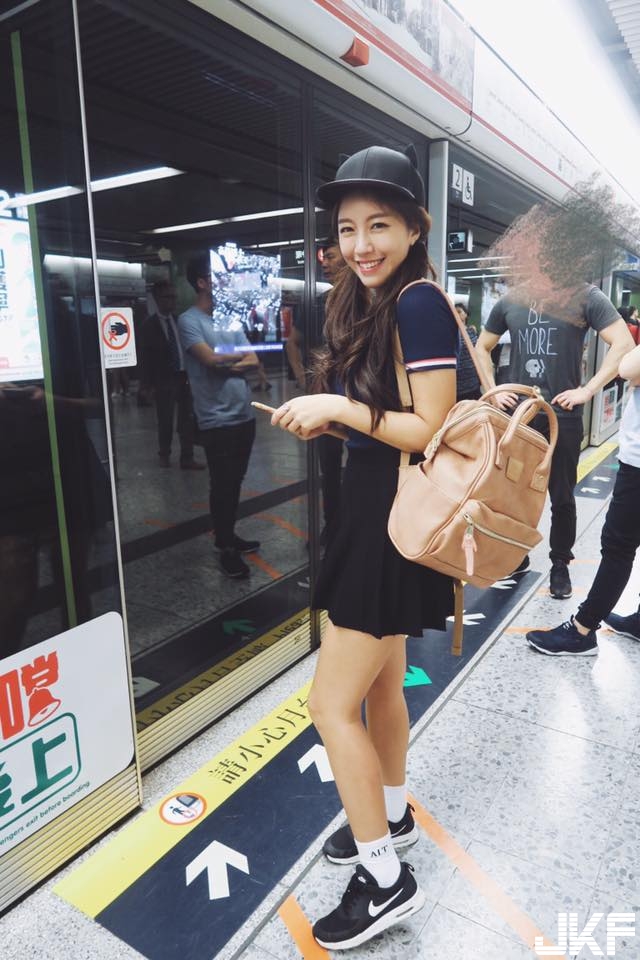 「美乳甜心」辜菀允爆乳與粉絲開車出遊！網友：能專心開車嗎&#8230;